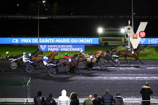 Photo d'arrivée de la course pmu PRIX DE SAINTE-MARIE-DU-MONT à PARIS-VINCENNES le Vendredi 30 décembre 2022