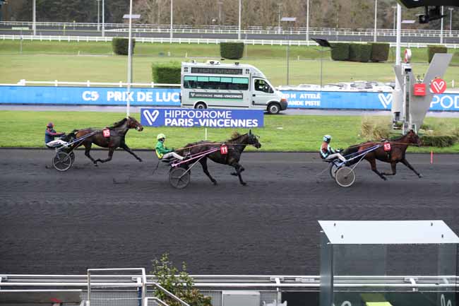 Photo d'arrivée de la course pmu PRIX DE LUCHON à PARIS-VINCENNES le Jeudi 5 janvier 2023