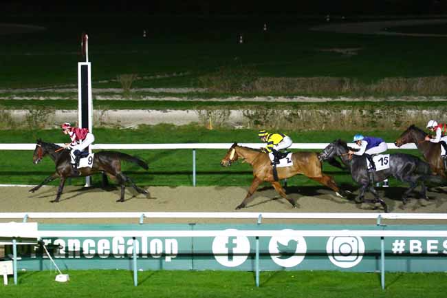 Photo d'arrivée de la course pmu PRIX DE BEAUFOSSE à DEAUVILLE le Vendredi 6 janvier 2023