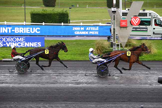Photo d'arrivée de la course pmu PRIX DE SAINT-BRIEUC à PARIS-VINCENNES le Lundi 9 janvier 2023