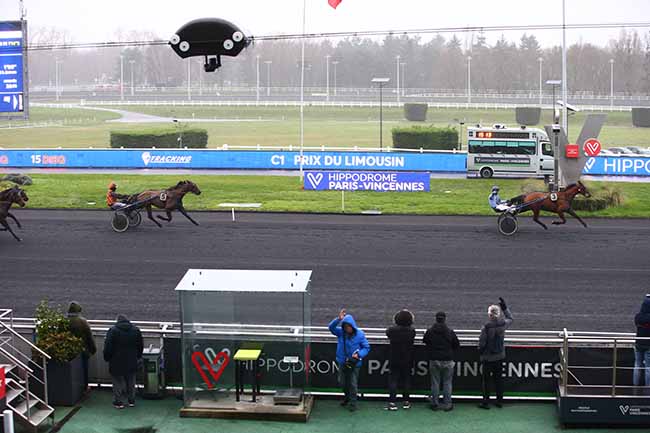 Photo d'arrivée de la course pmu PRIX DU LIMOUSIN à PARIS-VINCENNES le Mardi 10 janvier 2023
