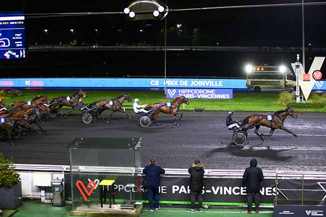 Photo d'arrivée de la course pmu PRIX DE JOINVILLE à PARIS-VINCENNES le Mardi 10 janvier 2023