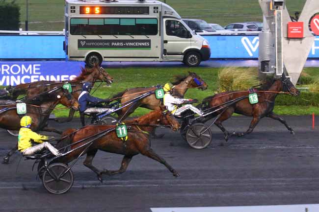 Photo d'arrivée de la course pmu PRIX DE RANES à PARIS-VINCENNES le Samedi 14 janvier 2023