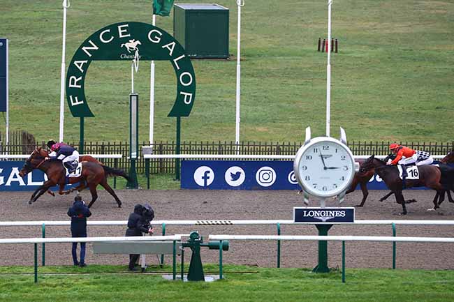 Photo d'arrivée de la course pmu PRIX DE LA ROUTE D'AUTEUIL à CHANTILLY le Samedi 14 janvier 2023