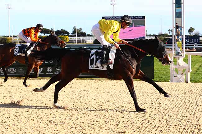Photo d'arrivée de la course pmu PRIX DE RIMIEZ à CAGNES-SUR-MER le Mercredi 18 janvier 2023