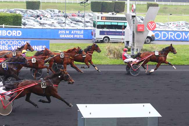 Photo d'arrivée de la course pmu PRIX DE CHAMBORD à PARIS-VINCENNES le Dimanche 22 janvier 2023