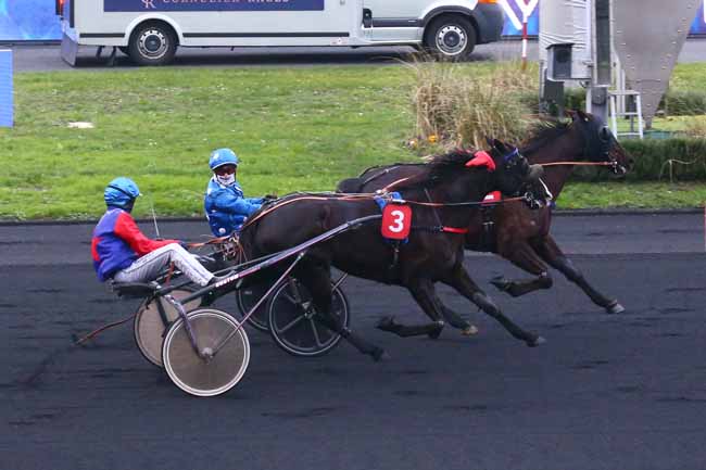 Photo d'arrivée de la course pmu PRIX D'ESPALION à PARIS-VINCENNES le Dimanche 22 janvier 2023
