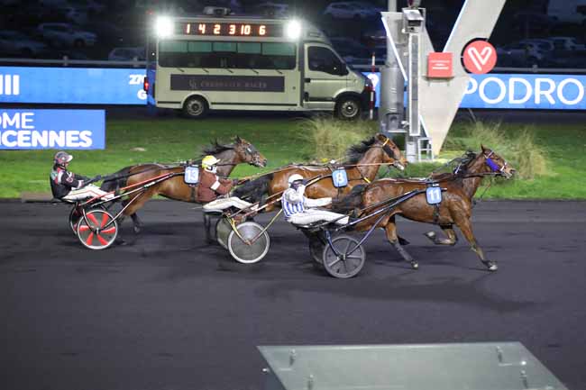 Photo d'arrivée de la course pmu PRIX DE MIRANDE à PARIS-VINCENNES le Dimanche 22 janvier 2023