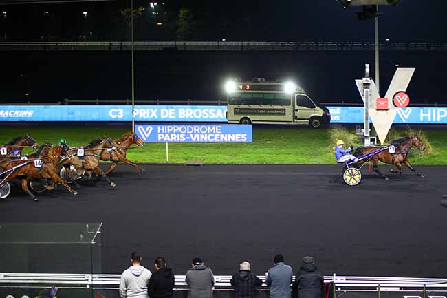 Photo d'arrivée de la course pmu PRIX DE BROSSAC à PARIS-VINCENNES le Mardi 24 janvier 2023