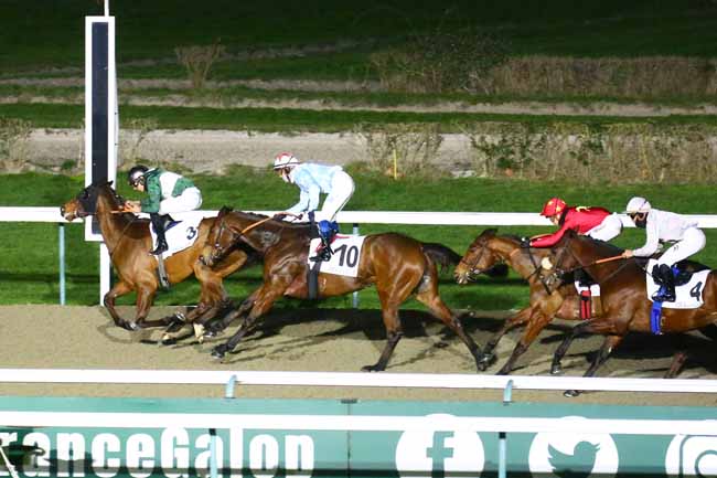 Photo d'arrivée de la course pmu PRIX DE GOUFFERN à DEAUVILLE le Vendredi 27 janvier 2023