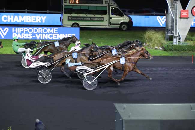 Photo d'arrivée de la course pmu PRIX DE CHAMBERY à PARIS-VINCENNES le Jeudi 2 février 2023