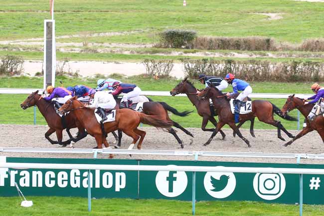 Photo d'arrivée de la course pmu PRIX DU TREPORT à DEAUVILLE le Samedi 4 février 2023