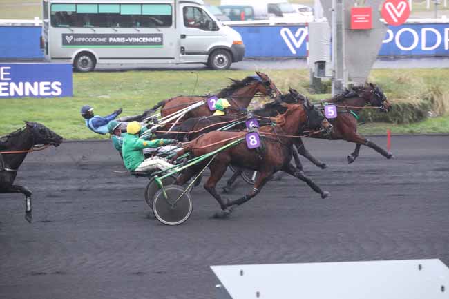 Photo d'arrivée de la course pmu PRIX RAYMOND GOLEO à PARIS-VINCENNES le Samedi 4 février 2023