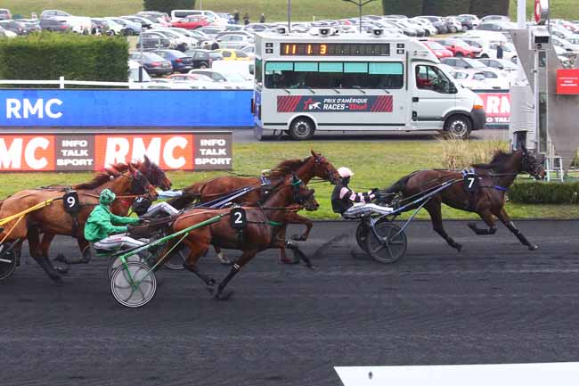 Photo d'arrivée de la course pmu PRIX RMC (PRIX DE GAILLAC) à PARIS-VINCENNES le Dimanche 12 février 2023