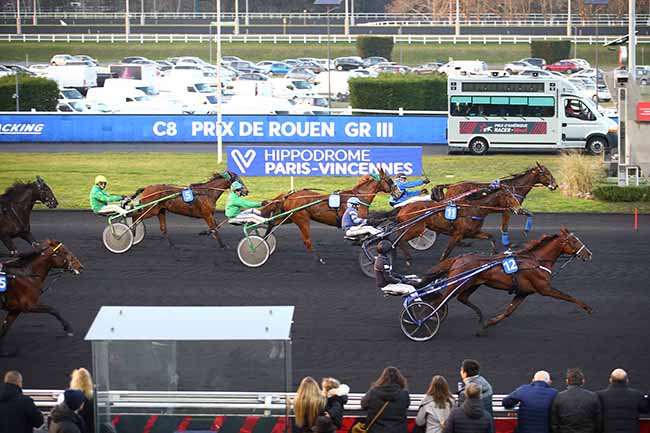 Photo d'arrivée de la course pmu PRIX DE ROUEN à PARIS-VINCENNES le Dimanche 12 février 2023