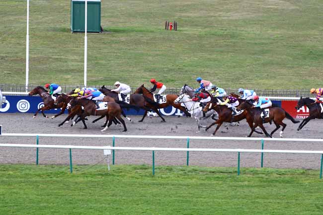 Photo d'arrivée de la course pmu PRIX DU CHEMIN ROYAL à CHANTILLY le Jeudi 16 février 2023