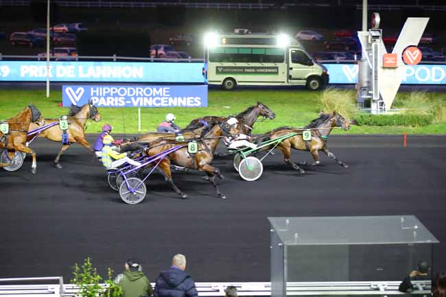 Photo d'arrivée de la course pmu PRIX DE LANNION à PARIS-VINCENNES le Dimanche 19 février 2023