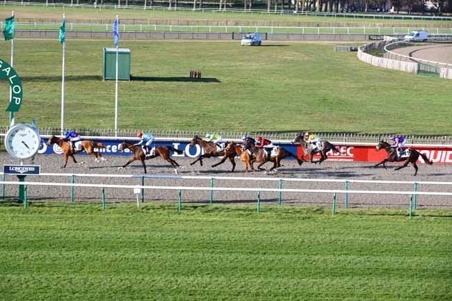 Photo d'arrivée de la course pmu PRIX DU CHEMIN DU TERTRE à CHANTILLY le Vendredi 24 février 2023