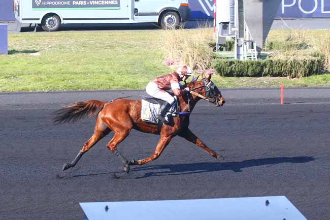 Photo d'arrivée de la course pmu PRIX DU FINISTERE à PARIS-VINCENNES le Jeudi 2 mars 2023