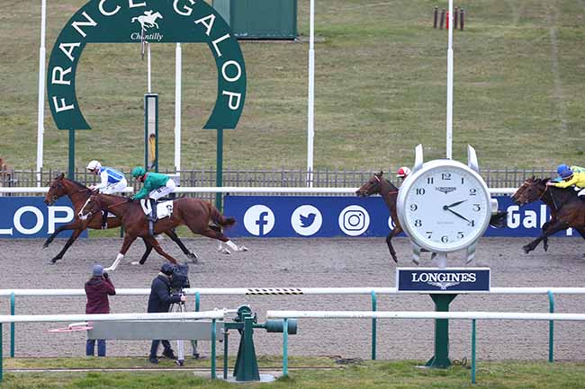 Photo d'arrivée de la course pmu PRIX BERING à CHANTILLY le Samedi 4 mars 2023