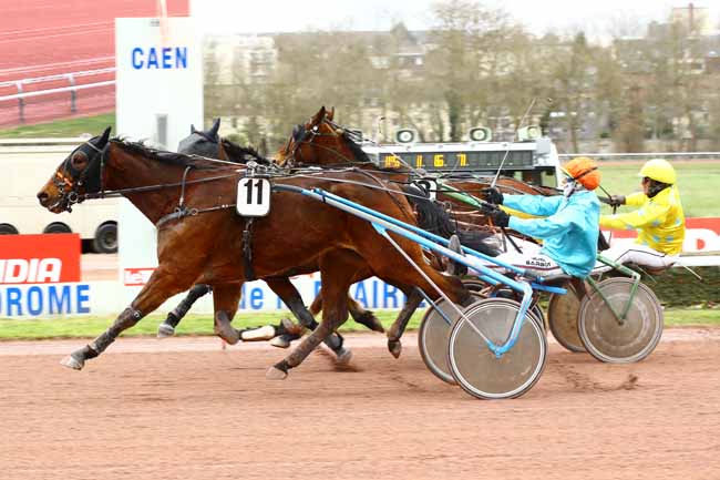 Photo d'arrivée de la course pmu PRIX DE BOULLEVILLE à CAEN le Lundi 6 mars 2023