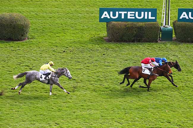 Photo d'arrivée de la course pmu PRIX CALDARIUM à AUTEUIL le Samedi 11 mars 2023