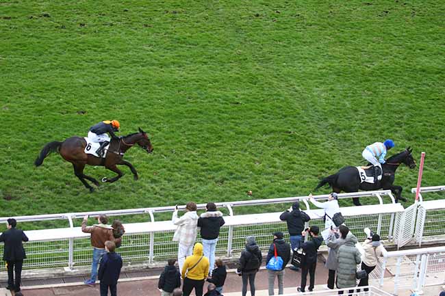 Photo d'arrivée de la course pmu PRIX HUBERT D'AILLIERES à AUTEUIL le Samedi 11 mars 2023