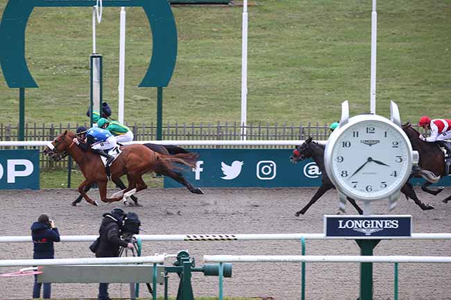 Photo d'arrivée de la course pmu PRIX DE LA QUEUE DU RENARD à CHANTILLY le Lundi 13 mars 2023