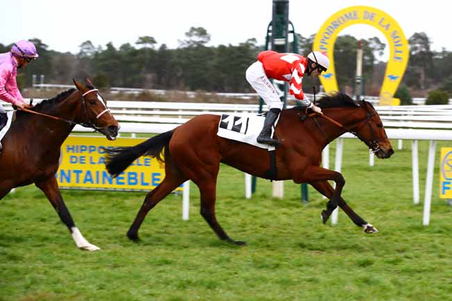 Photo d'arrivée de la course pmu PRIX DE LA COUR DES ADIEUX à FONTAINEBLEAU le Vendredi 17 mars 2023