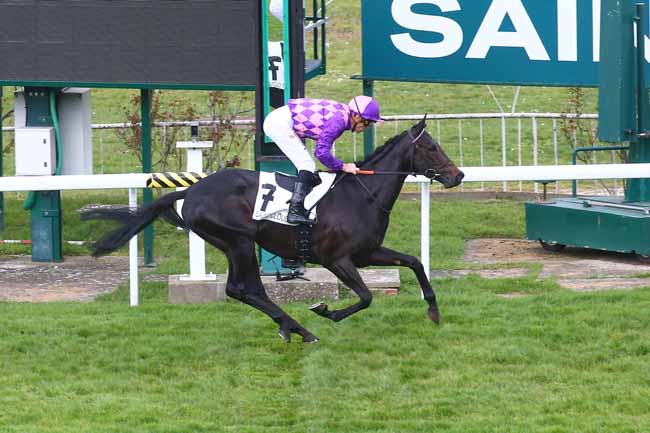 Photo d'arrivée de la course pmu PRIX OMNIUM II à SAINT CLOUD le Samedi 18 mars 2023