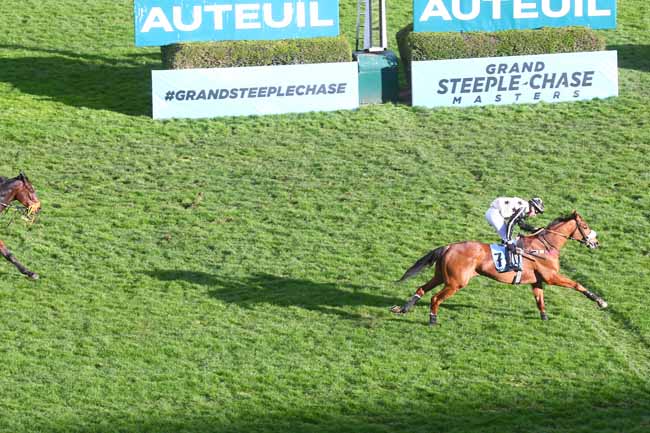 Photo d'arrivée de la course pmu GSC MASTERS - PRIX TROYTOWN à AUTEUIL le Dimanche 19 mars 2023