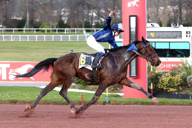 Photo d'arrivée de la course pmu PRIX BERNARD SIMONARD à ENGHIEN le Mardi 21 mars 2023