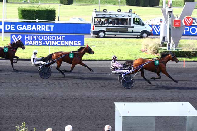 Photo d'arrivée de la course pmu PRIX DE GABARRET à PARIS-VINCENNES le Samedi 25 mars 2023