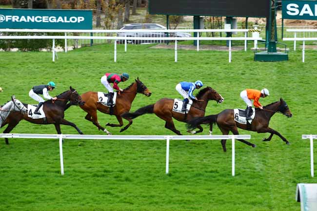 Photo d'arrivée de la course pmu PRIX SASSAFRAS à SAINT CLOUD le Mardi 28 mars 2023