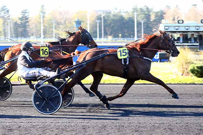 Photo d'arrivée de la course pmu PRIX OBERON à PARIS-VINCENNES le Mardi 4 avril 2023