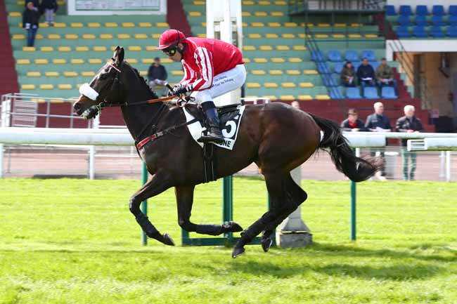 Photo d'arrivée de la course pmu PRIX DE PRECHAC à COMPIEGNE le Jeudi 6 avril 2023