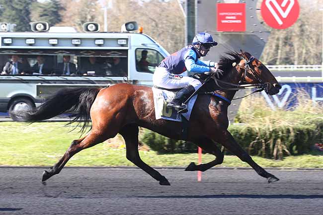 Photo d'arrivée de la course pmu PRIX CORNELIA à PARIS-VINCENNES le Samedi 8 avril 2023