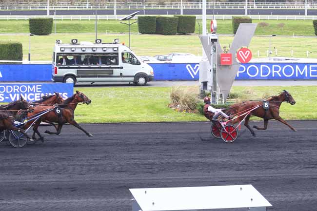 Photo d'arrivée de la course pmu PRIX PALMA à PARIS-VINCENNES le Mardi 11 avril 2023