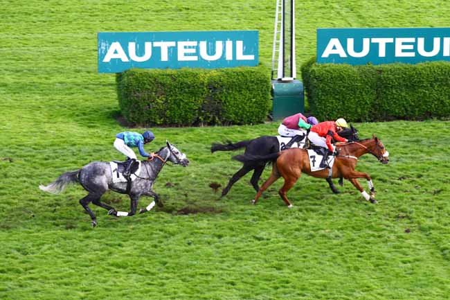 Photo d'arrivée de la course pmu PRIX DE SAUMUR à AUTEUIL le Jeudi 13 avril 2023