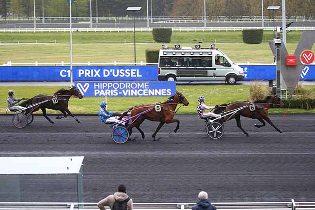Photo d'arrivée de la course pmu PRIX D'USSEL à PARIS-VINCENNES le Vendredi 14 avril 2023
