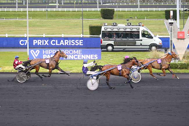 Photo d'arrivée de la course pmu PRIX CLARISSE à PARIS-VINCENNES le Vendredi 14 avril 2023
