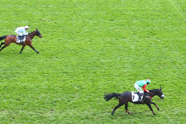 Photo d'arrivée de la course pmu PRIX ARTHUR VEIL-PICARD à AUTEUIL le Mardi 18 avril 2023