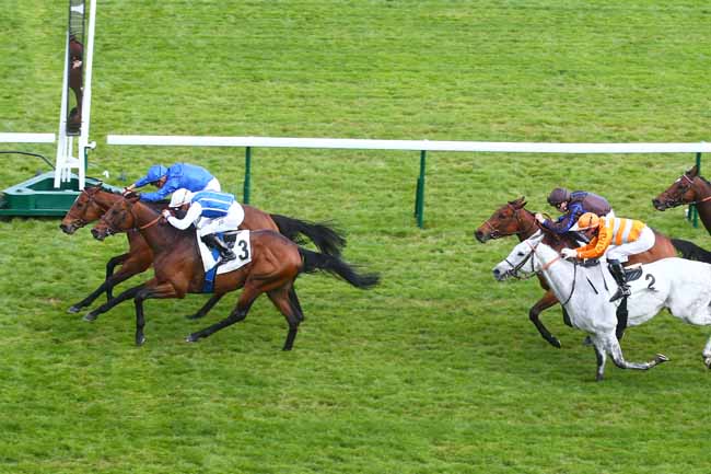 Photo d'arrivée de la course pmu PRIX JACQUES LAFFITTE à LONGCHAMP le Jeudi 20 avril 2023