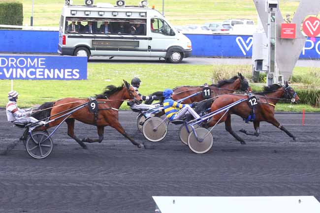 Photo d'arrivée de la course pmu PRIX PHAEO à PARIS-VINCENNES le Mardi 25 avril 2023