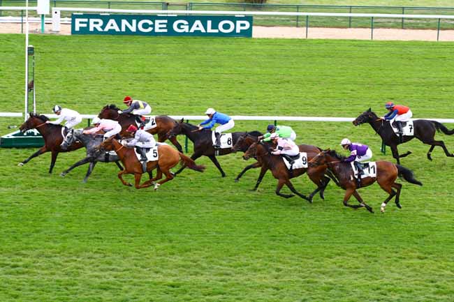 Photo d'arrivée de la course pmu PRIX DU GROS CAILLOU à LONGCHAMP le Jeudi 27 avril 2023