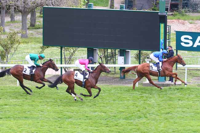 Photo d'arrivée de la course pmu PRIX DU MUGUET à SAINT CLOUD le Lundi 1 mai 2023