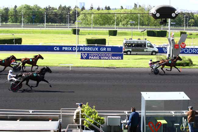 Photo d'arrivée de la course pmu PRIX DU PERREUX à PARIS-VINCENNES le Mercredi 17 mai 2023