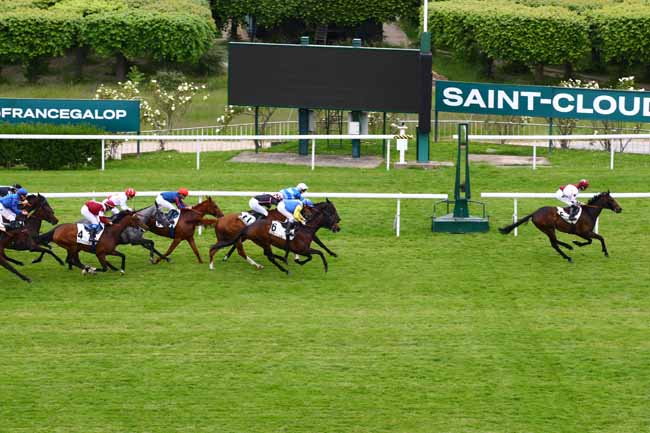 Photo d'arrivée de la course pmu PRIX DE LA VALLEE DU LOT à SAINT CLOUD le Mardi 23 mai 2023