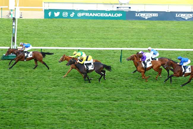 Photo d'arrivée de la course pmu PRIX HOCQUART à LONGCHAMP le Jeudi 25 mai 2023