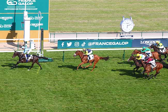 Photo d'arrivée de la course pmu PRIX DU PONT AU CHANGE à LONGCHAMP le Lundi 29 mai 2023